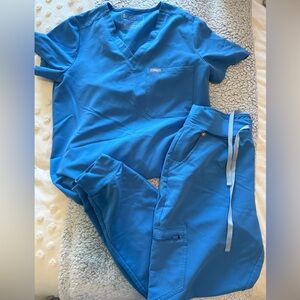 Capri Blue figs scrub set